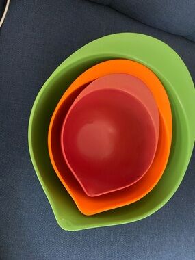 Williams Sonoma Green, Orange, Red Nesting Bowls